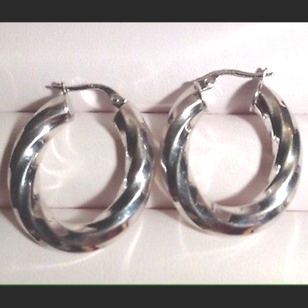 18k Solid White Gold Hoop Earrings Twist Ribbed